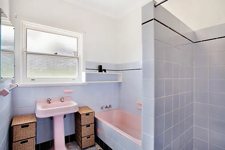 Sixth view of Homely house listing, 8 Uther Ave, Bradbury NSW 2560