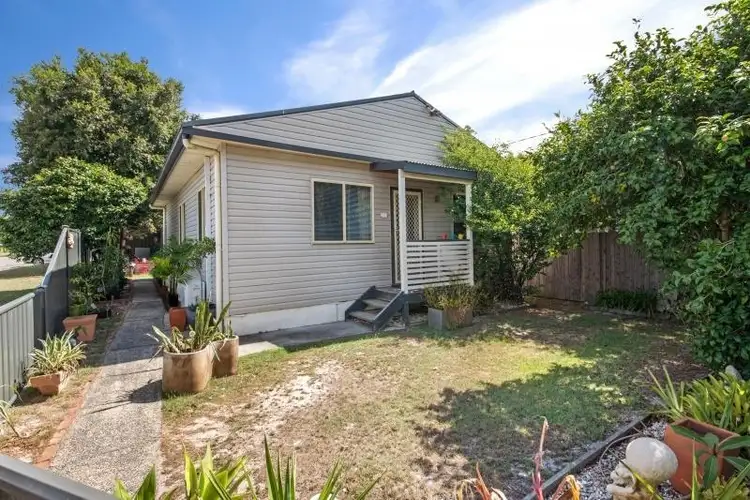 38 Mcmasters Rd, Woy Woy NSW 2256