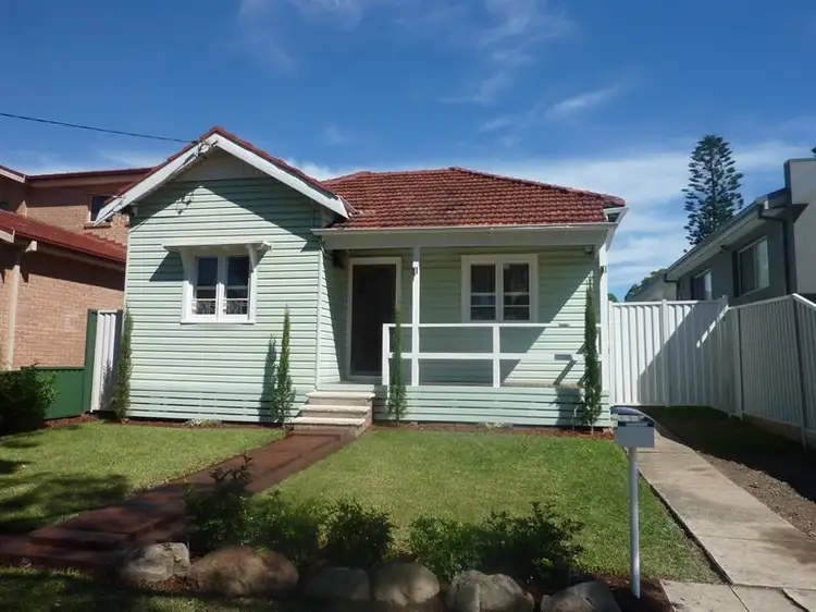 17 Mount Ave, Roselands NSW 2196