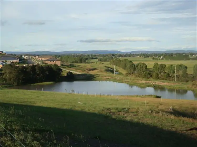 27 Hillcrest Dr, Gillieston Heights NSW 2321