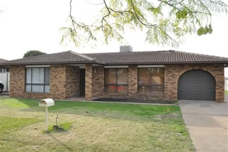 27 Chifley Dr, Dubbo NSW 2830