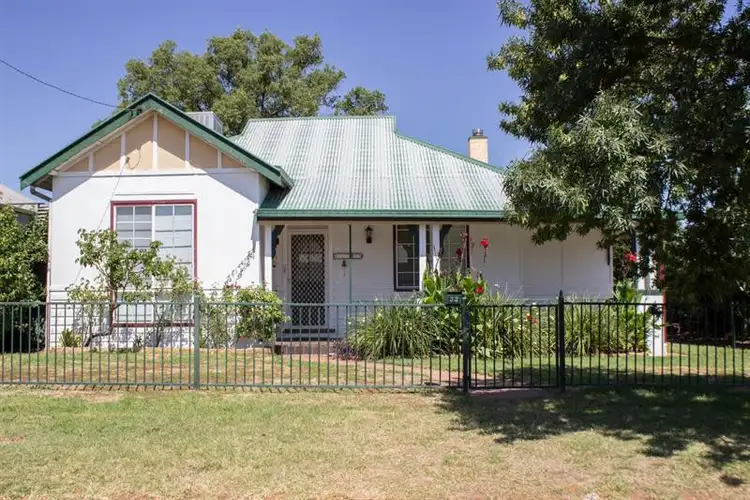33 Sterling St, Dubbo NSW 2830