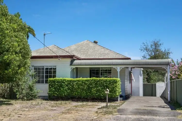 23 Carrington St, Woy Woy NSW 2256