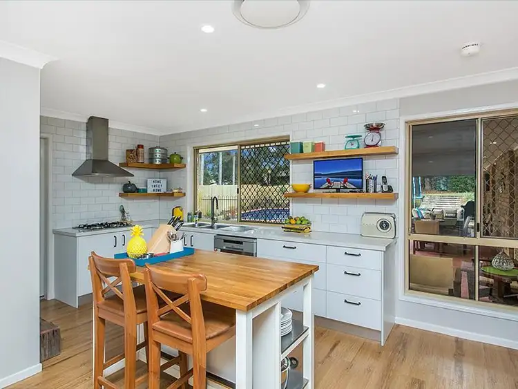 19 Pindari Cres, Wishart QLD 4122