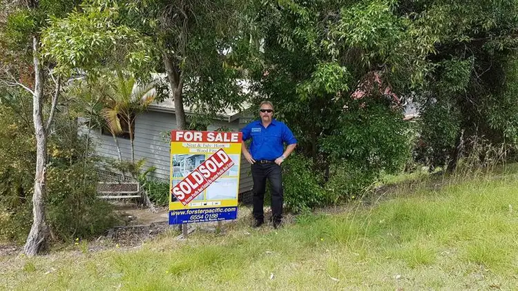 6 Harcourt Cres, Smiths Lake NSW 2428