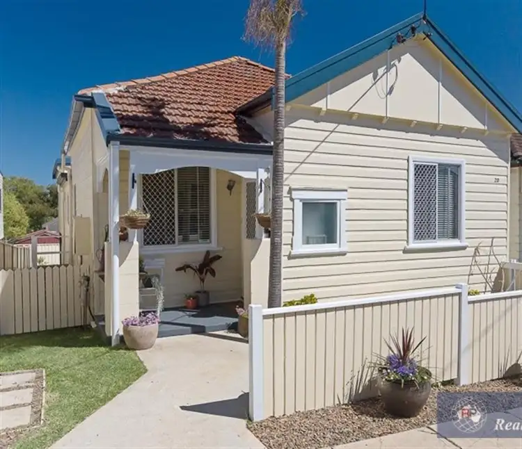 20 Cross St, Mayfield NSW 2304