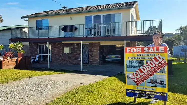 15 Moorooba Rd, Coomba Park NSW 2428