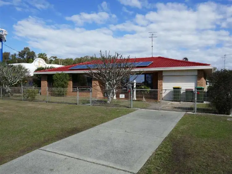 125 The Lakes Way, Forster NSW 2428