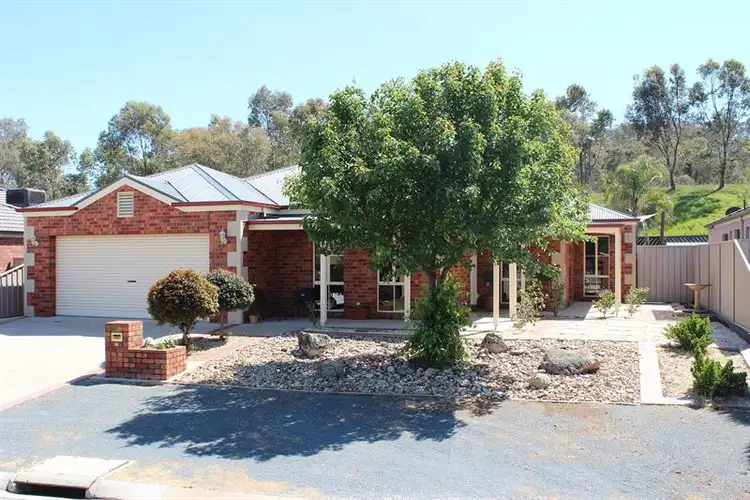 10 Dillagar Pl, Lavington NSW 2641