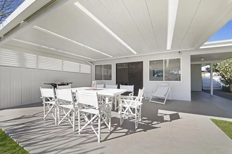 27 Watkin Ave, Woy Woy NSW 2256