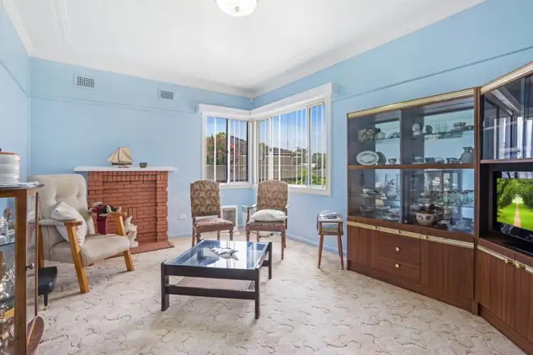 Second view of Homely house listing, 33 Park Rd, Woy Woy NSW 2256