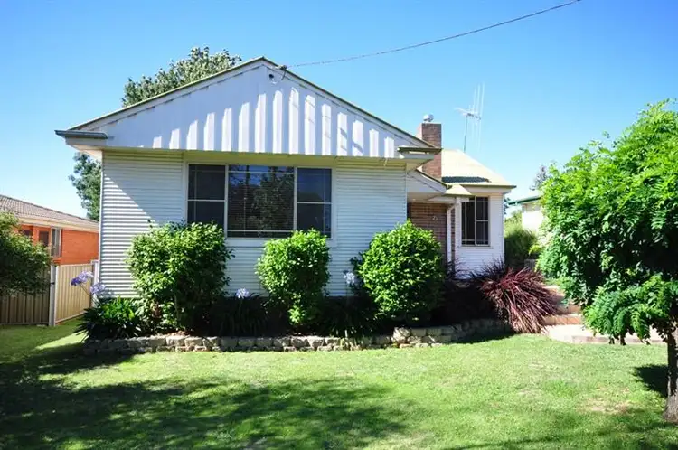 23 Gardiner Rd, Orange NSW 2800