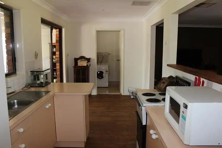 Sixth view of Homely house listing, 7 Giles Ct, Dubbo NSW 2830