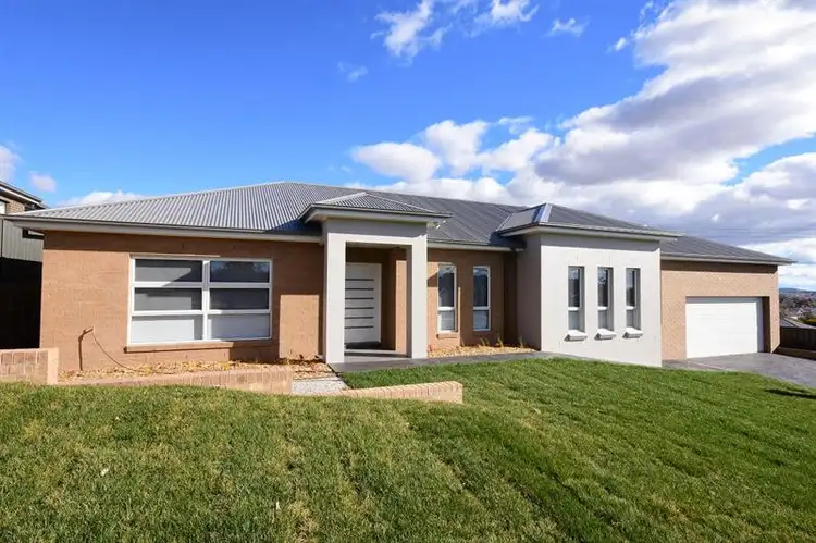 2 Whitney Pl, Orange NSW 2800