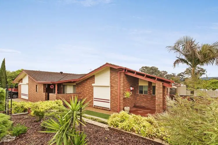 1 Mitta Gr, Lavington NSW 2641