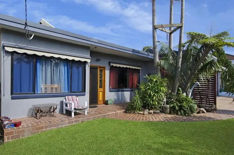 32 Rolfe Ave, Kanwal NSW 2259