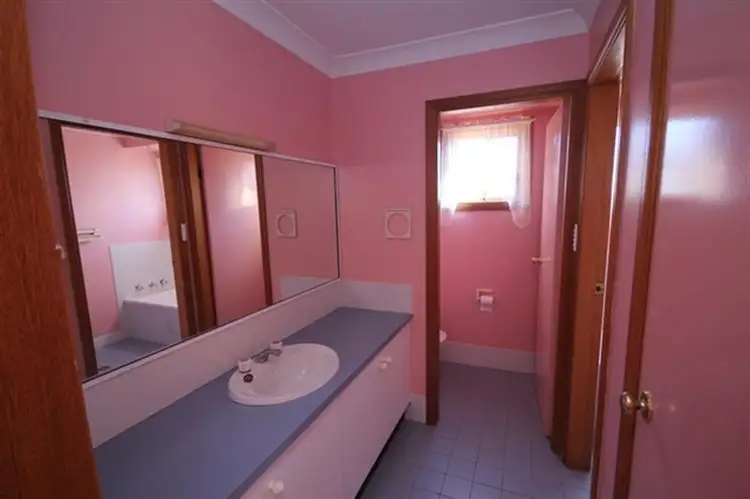 Sixth view of Homely house listing, 24 Meadowbank Dr, Dubbo NSW 2830