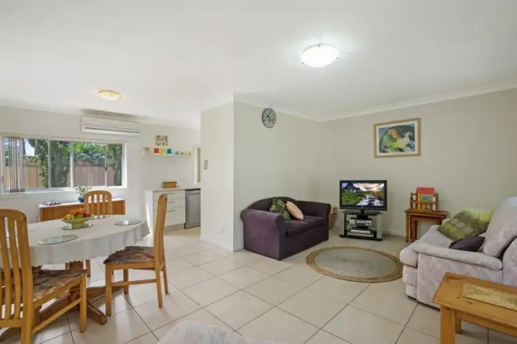 3/10 Waratah Ave, Woy Woy NSW 2256