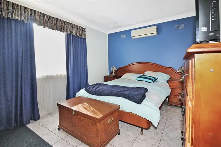 Second view of Homely house listing, 4 Papeete Ave, Lethbridge Park NSW 2770