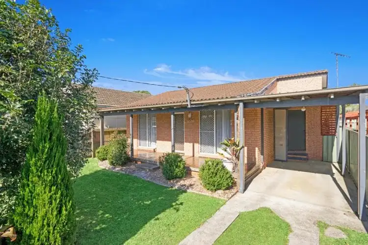 24 Watkin Ave, Woy Woy NSW 2256
