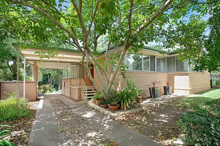 10 Cowra Pl, Leumeah NSW 2560