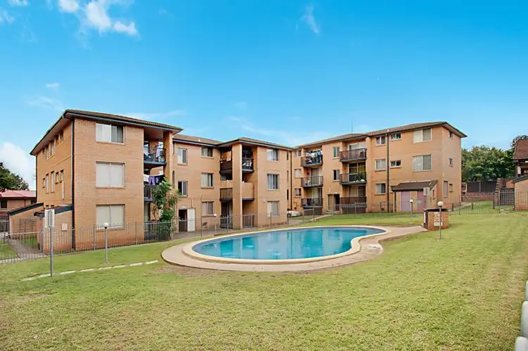 29/5-7 Hoddle Ave, Campbelltown NSW 2560