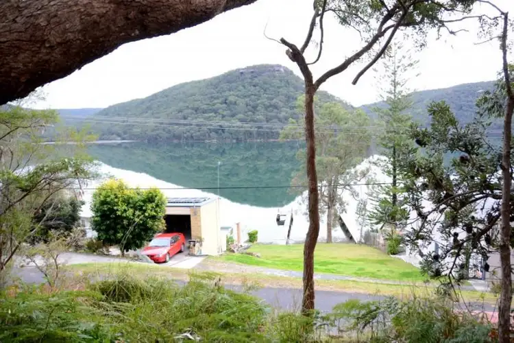 98 Taylor St, Woy Woy Bay NSW 2256