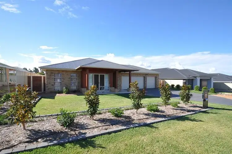 71 Lakeside Cct, Dubbo NSW 2830