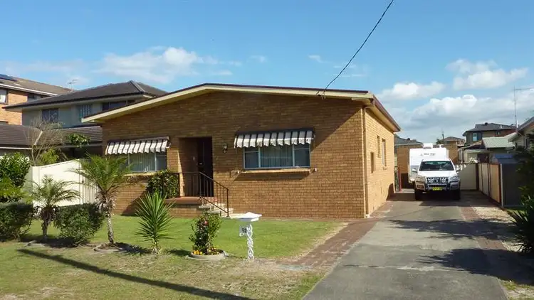 52 Wharf St, Tuncurry NSW 2428