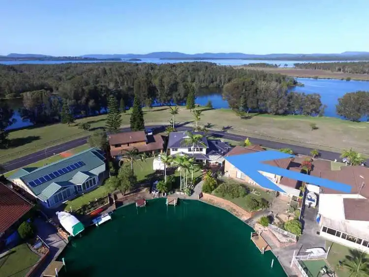 80 Elizabeth Pde, Forster NSW 2428