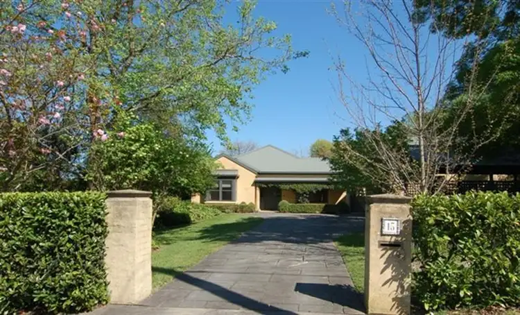 15 Carlisle St, Bowral NSW 2576