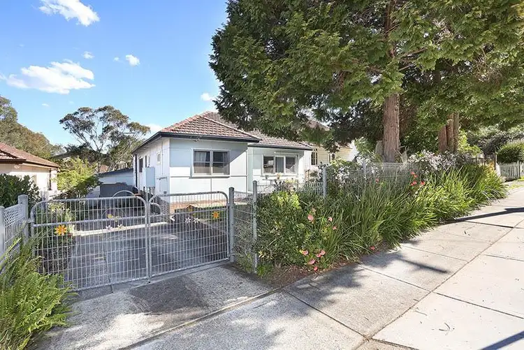 53 Clarke  Rd, Hornsby NSW 2077