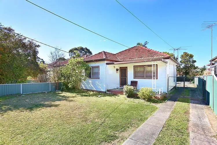 25 Dorothy St, Chester Hill NSW 2162