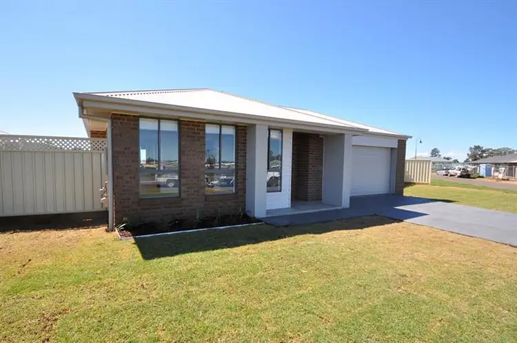 48 Page Ave, Dubbo NSW 2830