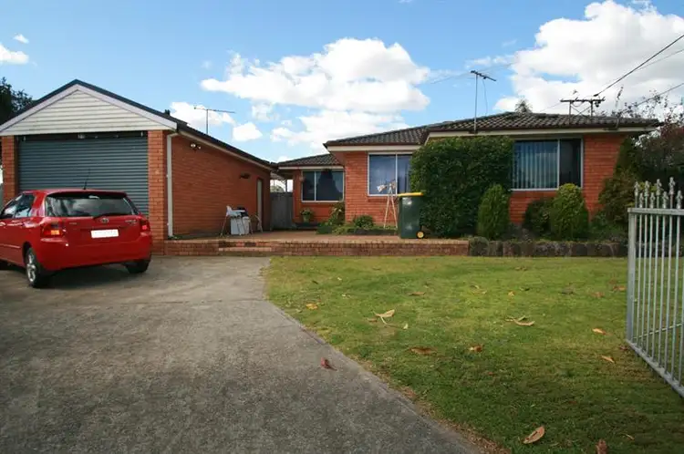 8 Eloura St, Dharruk NSW 2770