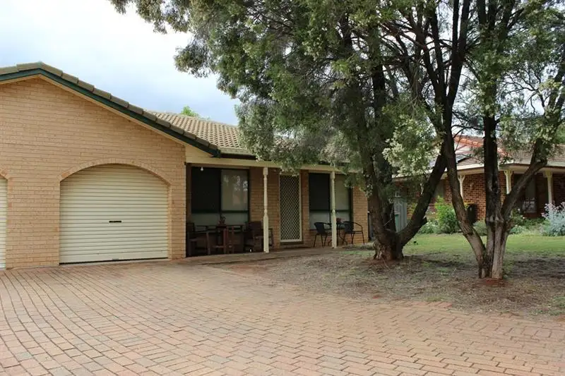 Main view of Homely semi-detached listing, 8B Ellis Park Cl, Dubbo NSW 2830