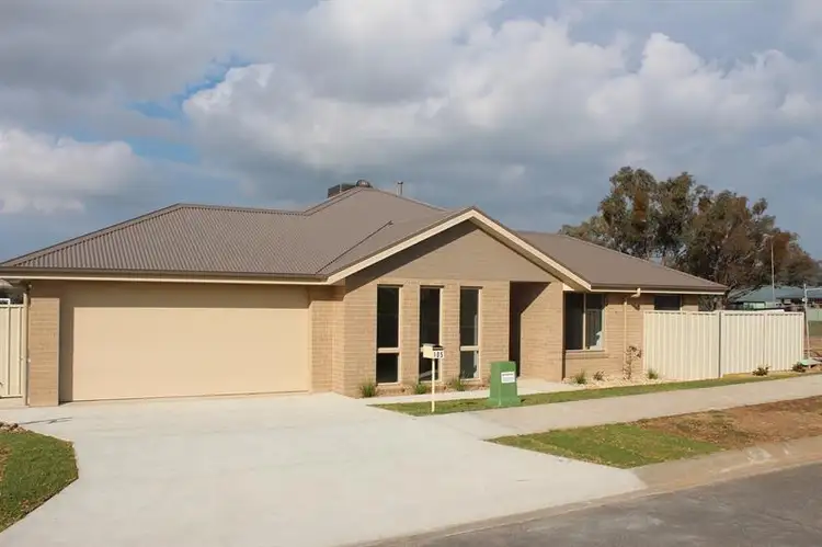 1/1 Eyre Ct, Lavington NSW 2641