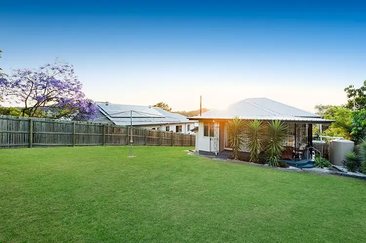 Second view of Homely house listing, 142 Lutzow St, Tarragindi QLD 4121