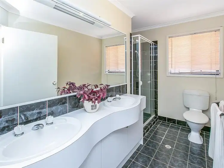 Sixth view of Homely house listing, 28 Oak Pl, Mackenzie QLD 4156