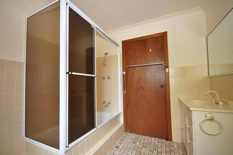 Fourth view of Homely unit listing, 1/66 Icely Rd, Orange NSW 2800