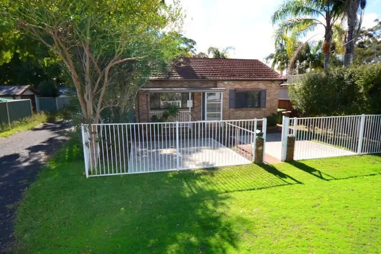 11 Alma Ave, Woy Woy NSW 2256