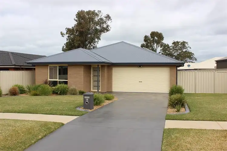16 Linda Dr, Dubbo NSW 2830