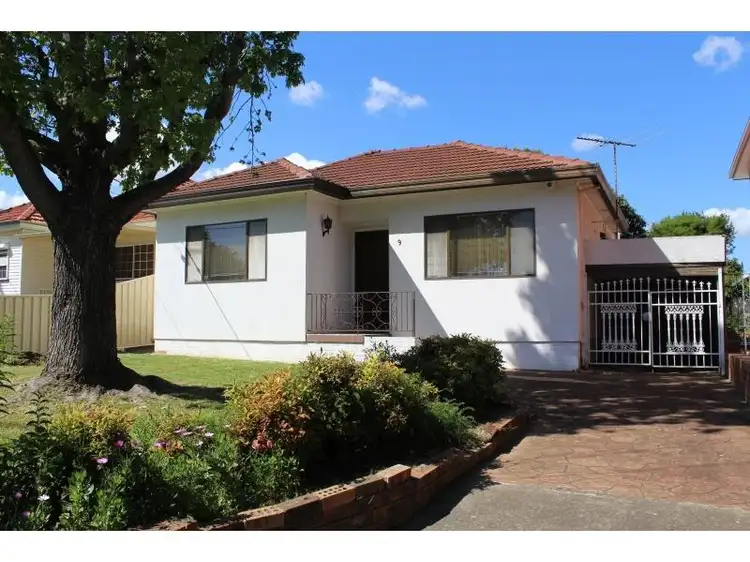 9 Lloyd Ave, Yagoona NSW 2199