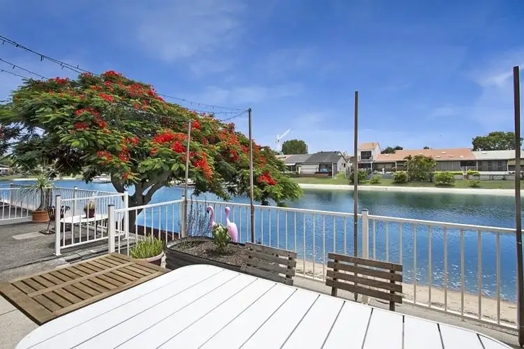 8/17 Aquila Ct, Mermaid Waters QLD 4218