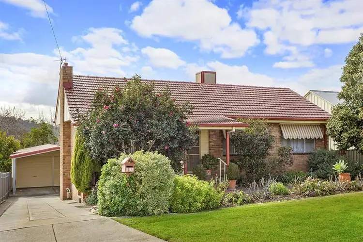 298 Desmond St, Lavington NSW 2641