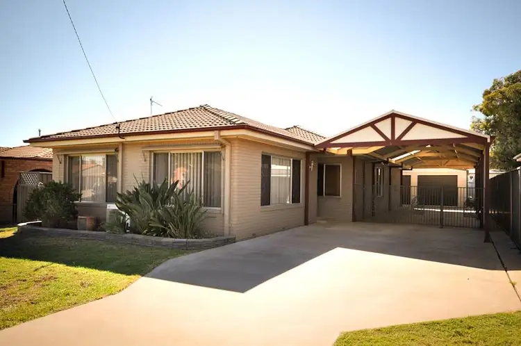 52 Corbett Ave, Dubbo NSW 2830