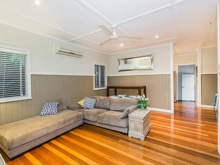 Fourth view of Homely house listing, 10 Elliot St, Tarragindi QLD 4121