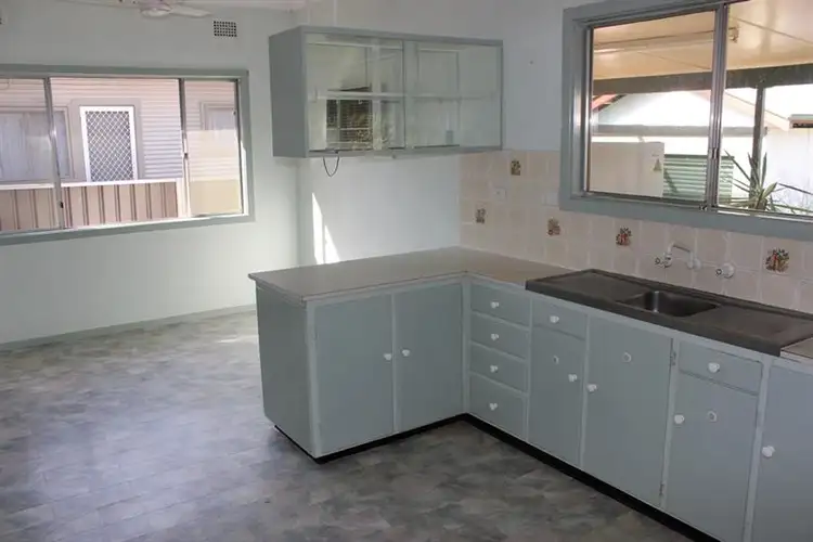 Fifth view of Homely house listing, 4 Roycox  Cres, Dubbo NSW 2830