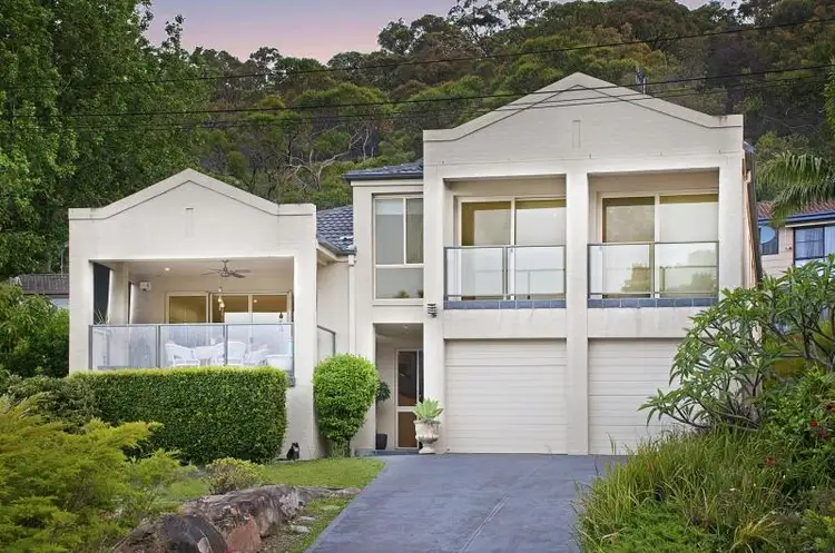2c Taylor St, Woy Woy Bay NSW 2256