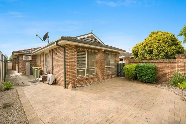 1/15 Victoria Rd, Woy Woy NSW 2256